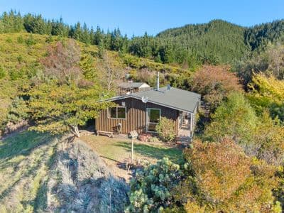 276 Northbank Road, North Bank, Marlborough, Marlborough | Tall Poppy 