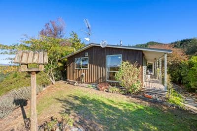 276 Northbank Road, North Bank, Marlborough, Marlborough | Tall Poppy 