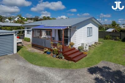 38B Kaitemako Road, Welcome Bay, Tauranga, Bay of Plenty | Tall Poppy 