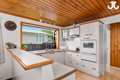 482 Fraser Street, Parkvale, Tauranga, Bay of Plenty | Tall Poppy 
