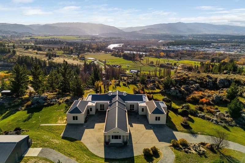 2 Fairway Drive, Bridge Hill, Central Otago