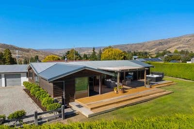 1 Hall Road, Bannockburn, Central Otago, Otago | Tall Poppy 