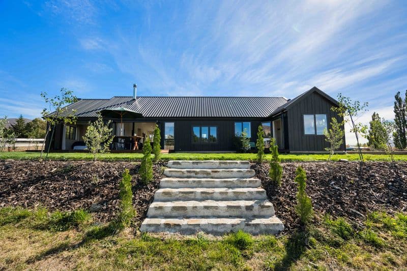 129 Hall Road, Bannockburn, Central Otago, Otago | Tall Poppy 