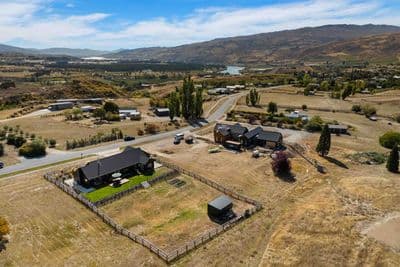 129 Hall Road, Bannockburn, Central Otago, Otago | Tall Poppy 
