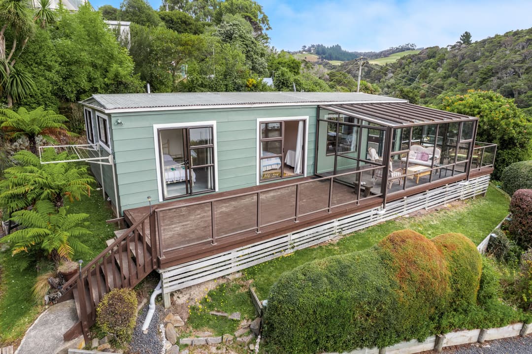 1176 Finlayson Road, Taieri Mouth, Clutha, Otago Tall Poppy property