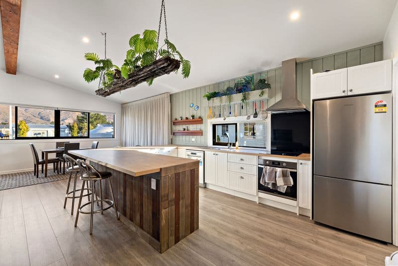 4 Bank Avenue, Middlemarch, Dunedin City, Otago | Tall Poppy 