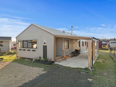 4 Bank Avenue, Middlemarch, Dunedin City, Otago | Tall Poppy 