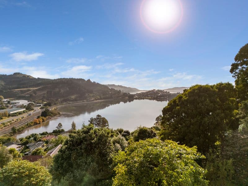33 District Road, Roseneath, Dunedin City