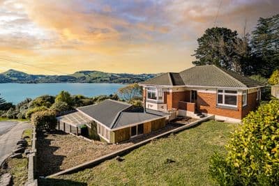 42 District Road, Roseneath, Dunedin City, Otago | Tall Poppy 