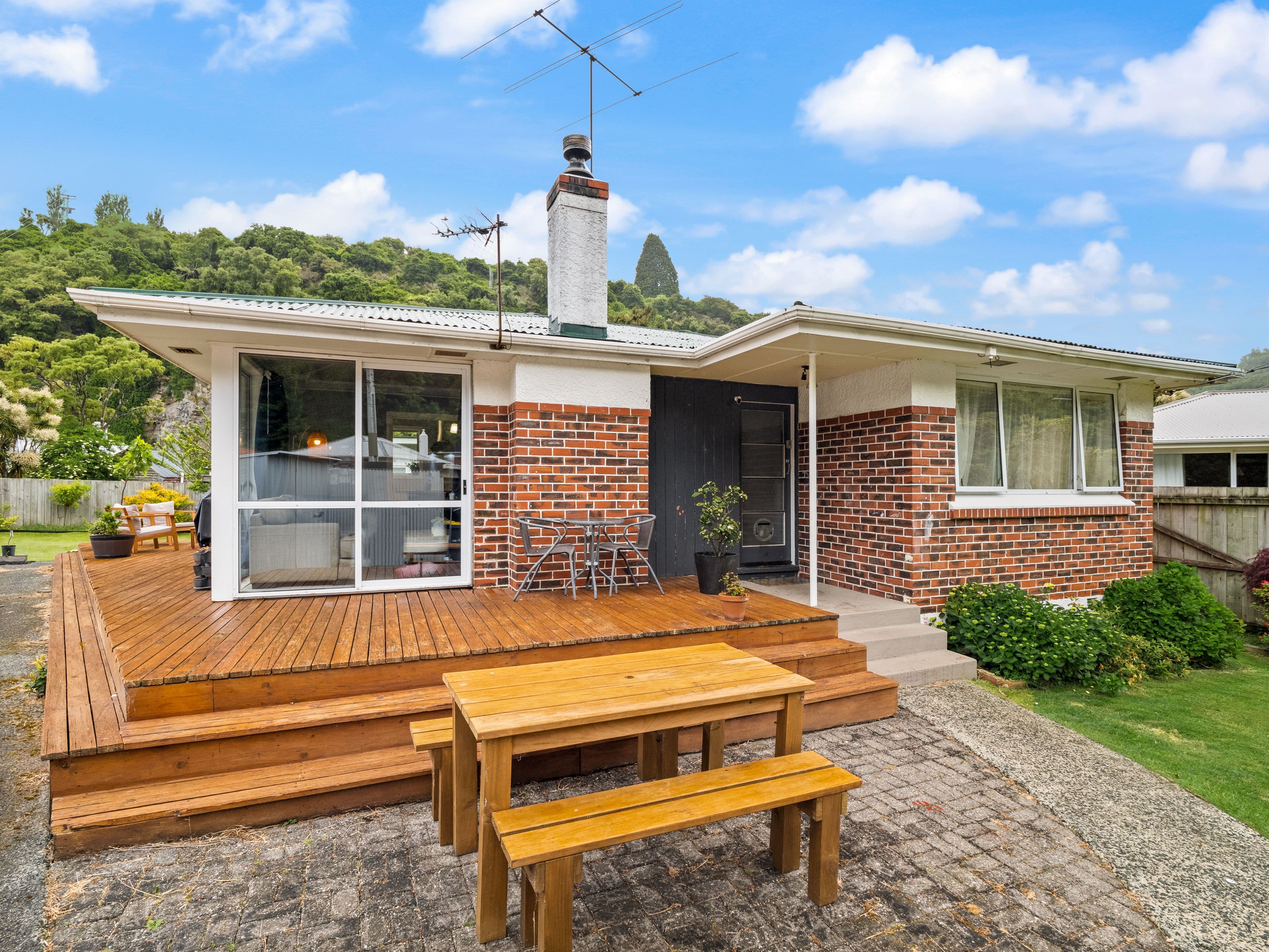 12 McGlashan Street, Glenleith, Dunedin City, Otago Tall Poppy