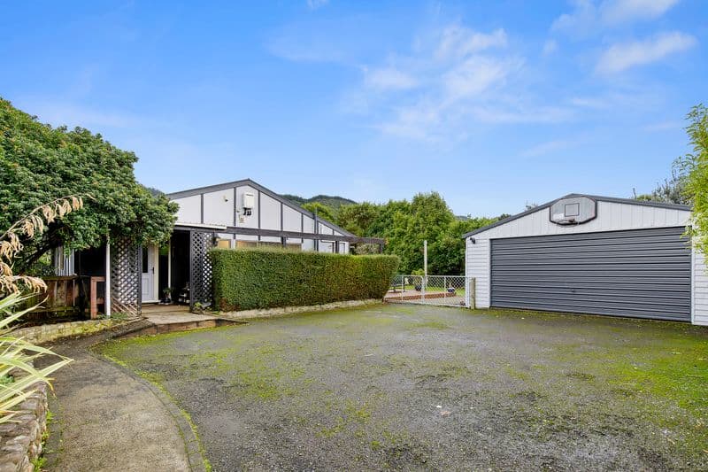 39A Gemstone Drive, Birchville, Upper Hutt City