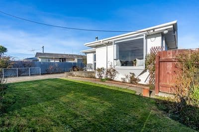 137 Bay Road, Grasmere, Invercargill, Southland | Tall Poppy 