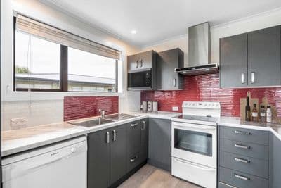 52 Edinburgh Crescent, Waikiwi, Invercargill City, Southland | Tall Poppy 