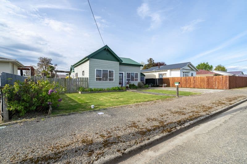 37 Ferry Street, Wyndham, Southland, Southland | Tall Poppy 