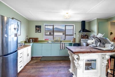 43 Severn Street, Clifton, Invercargill City, Southland | Tall Poppy 