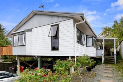 6 Serenity Grove, Maoribank, Upper Hutt City, Wellington | Tall Poppy 