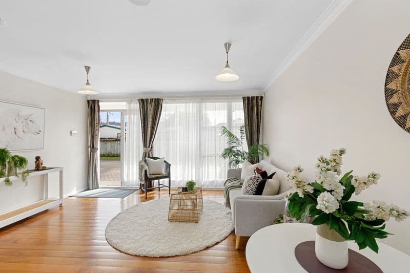 2/1 Saulbrey Grove, Woburn, Lower Hutt City