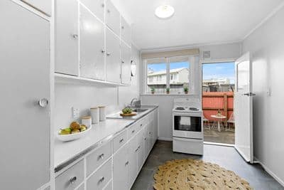 2/1 Saulbrey Grove, Woburn, Lower Hutt City, Wellington | Tall Poppy 
