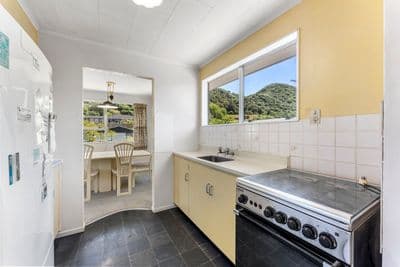 24 Hartford Crescent, Totara Park, Upper Hutt City, Wellington | Tall Poppy 