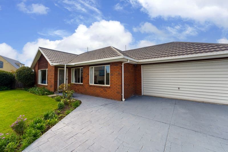 17 Seascape Gardens, Bromley, Christchurch City, Canterbury | Tall Poppy 