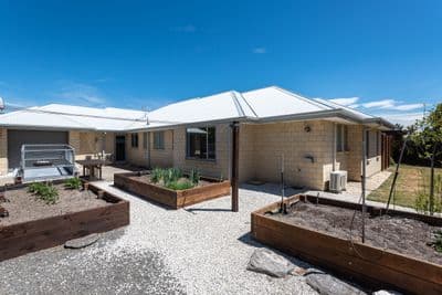 3 Saddleback Green, Aidanfield, Christchurch City, Canterbury | Tall Poppy 