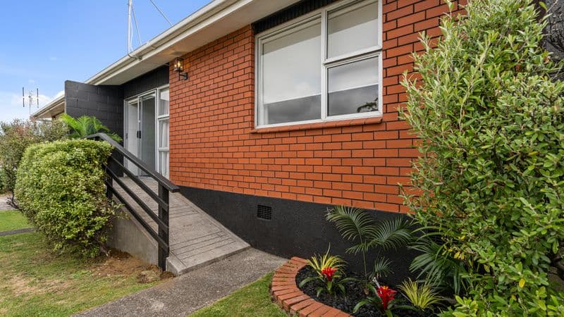 2/58A Paynters Avenue, Strandon, New Plymouth, Taranaki | Tall Poppy 