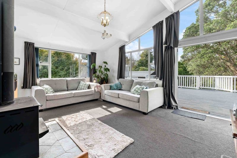 15 Carlton Terrace, Westown, New Plymouth