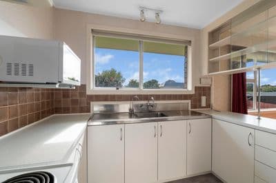 2/4 Severn Place, Spotswood, New Plymouth, Taranaki | Tall Poppy 