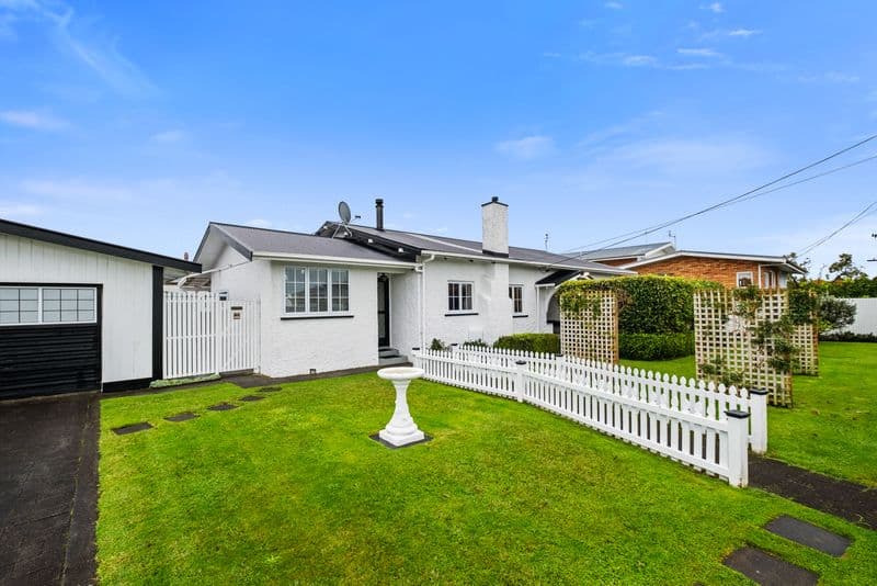 220 Mangorei Road, Merrilands, New Plymouth, Taranaki | Tall Poppy 