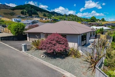 73 Hunter Avenue, Richmond , Tasman, Nelson | Tall Poppy 