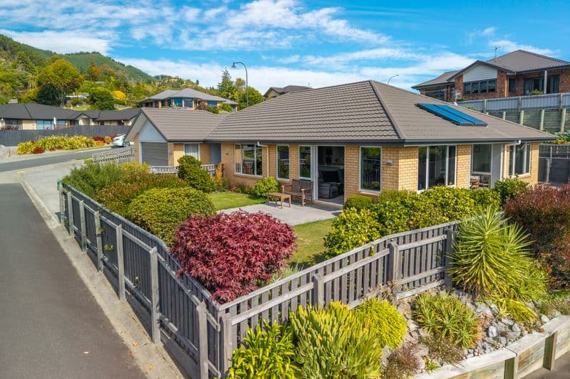 77 Chelsea Avenue, Richmond , Tasman, Nelson | Tall Poppy 