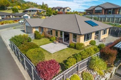 77 Chelsea Avenue, Richmond , Tasman, Nelson | Tall Poppy 