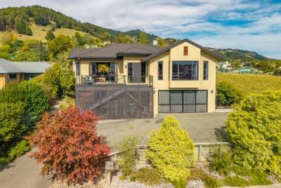 76 Chelsea Avenue, Richmond , Tasman, Nelson | Tall Poppy 