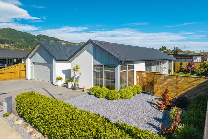 106 Bateup Road, Richmond , Tasman, Nelson | Tall Poppy 