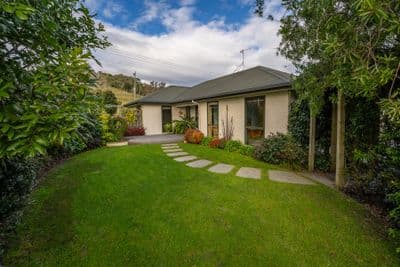 450 Suffolk Road, Stoke, Nelson, Nelson | Tall Poppy 