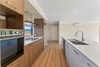34 Herringbone Street, Richmond , Tasman, Nelson | Tall Poppy 