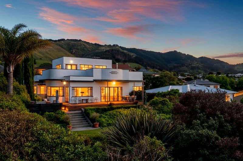 4 Shearer Terrace, Richmond , Tasman, Nelson | Tall Poppy 