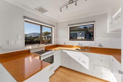 4/154 Queen Street, Richmond , Tasman, Nelson | Tall Poppy 