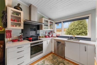 19 Lune Street, South Hill, Oamaru, Otago | Tall Poppy 