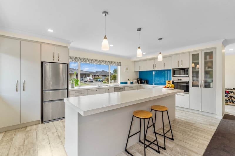 16 Dal Din Drive, Otaki, Kapiti Coast