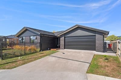 5 Te Puke Te Ao Way, Otaki, Kapiti Coast, Wellington | Tall Poppy 