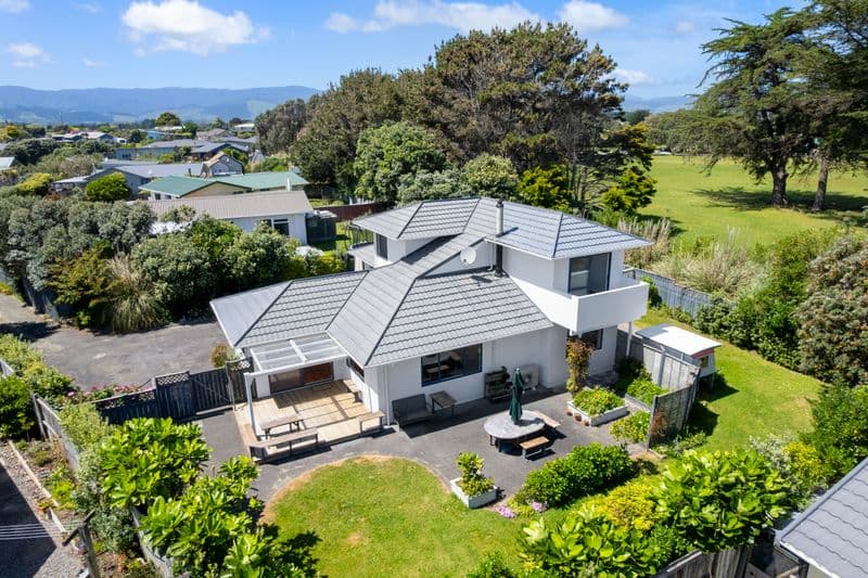 9 Caughley Place, Otaki Beach, Kapiti Coast, Wellington | Tall Poppy 