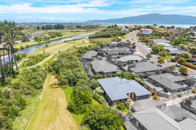 134 Weggery Drive, Waikanae Beach, Kapiti Coast, Wellington | Tall Poppy 