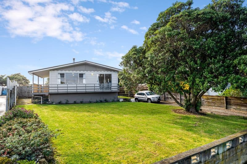 6 Yates Street, Otaki Beach, Kapiti Coast