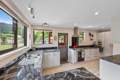 6B Lady Cobham Grove, Marlborough Sounds, Marlborough, Marlborough | Tall Poppy 