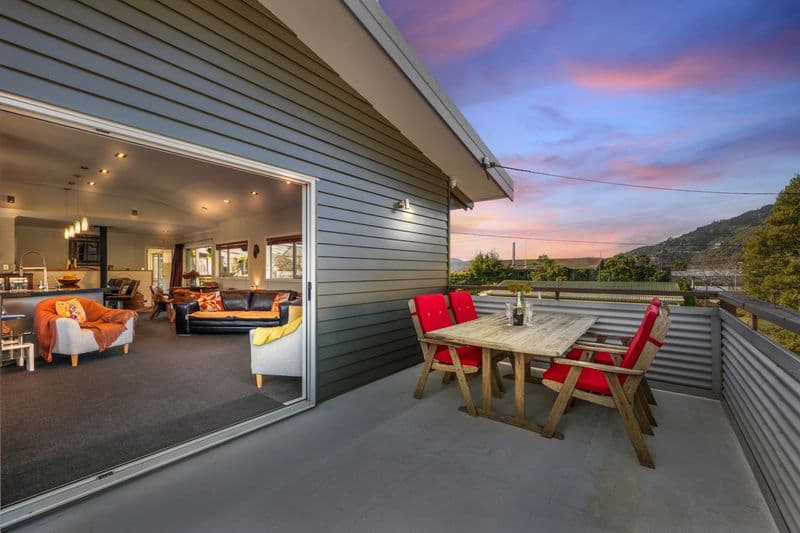 14 Beach Road, Waikawa, Picton