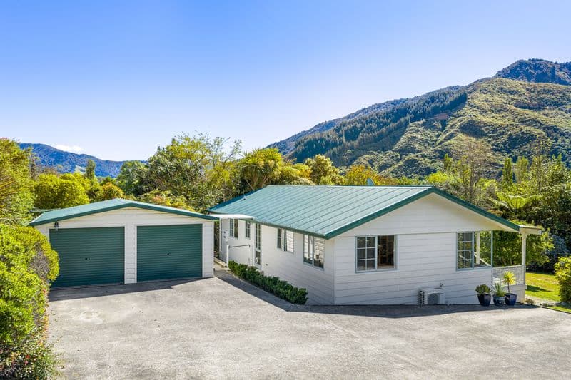 1693 Queen Charlotte Drive, Queen Charlotte Sound, Marlborough, Marlborough | Tall Poppy 