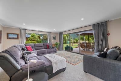 6B Lady Cobham Grove, Anakiwa, Marlborough, Marlborough | Tall Poppy 