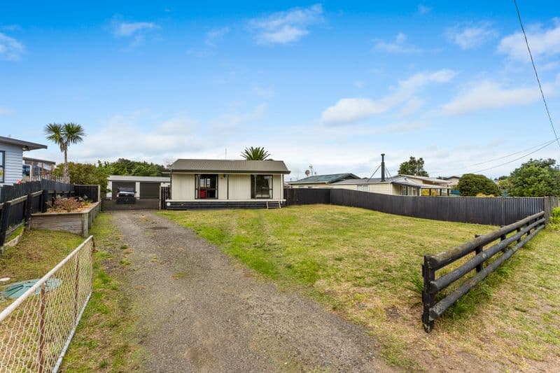 27 Ruanui Street, Himatangi Beach, Manawatu