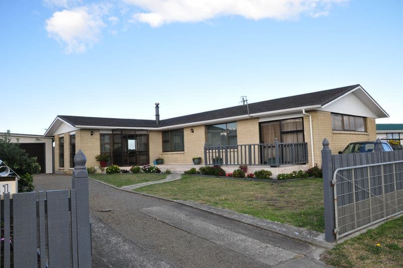 31 Thomas Place, Foxton Beach, Horowhenua, Manawatu | Tall Poppy 